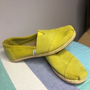 TOMS espadrilles